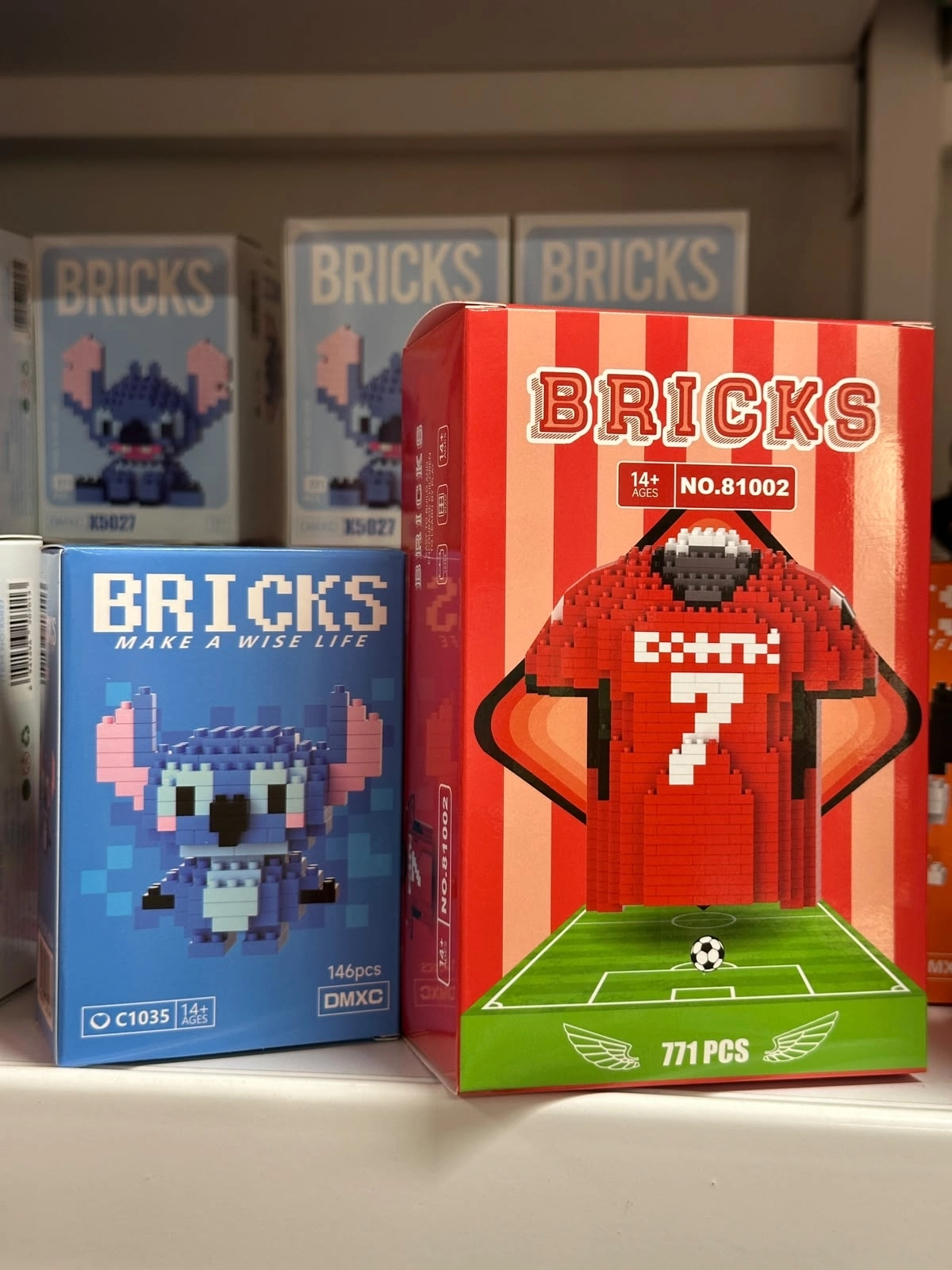 Büyük Boy Yüksek Parçalı Forma Lego